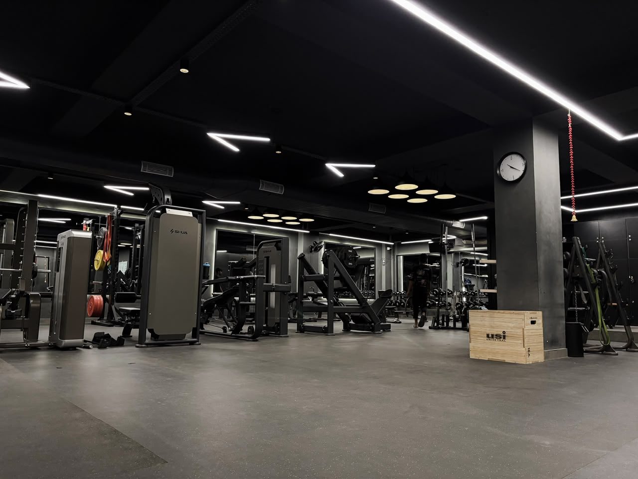 Machines Floor at Dwarka Sector 23 Branch